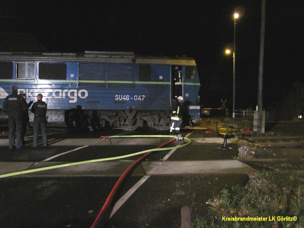 Lok brennt in Güterbahnhof in Horka